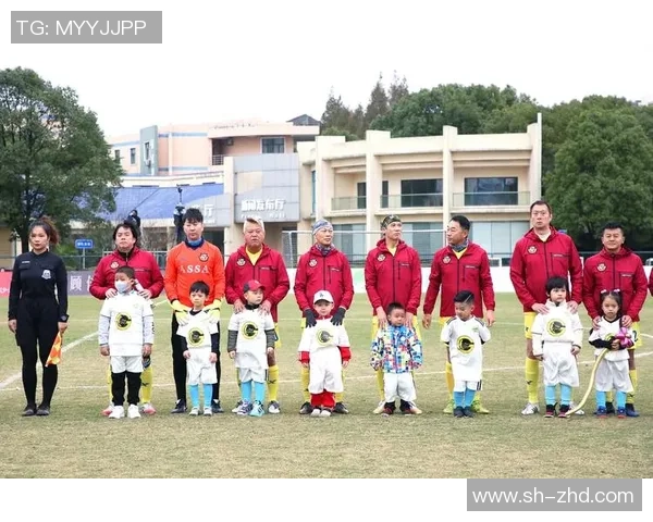 香港足球明星队全体球员展现团结拼搏精神助力足球事业发展